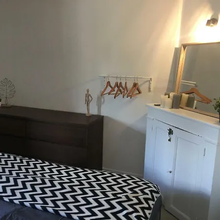 Le Petit Clos Apartment *